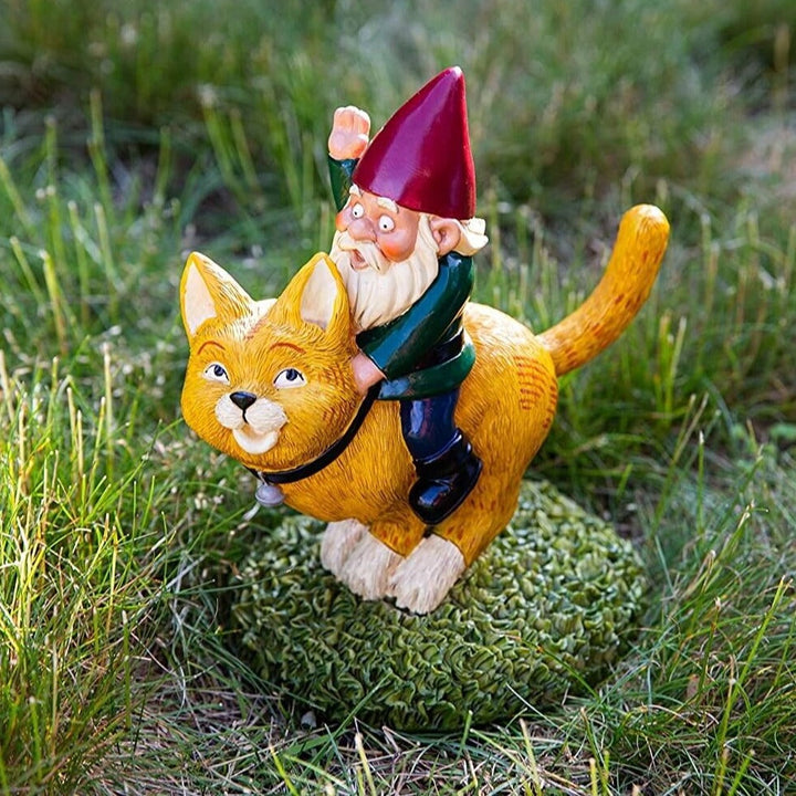 Big Mouth Toys Toy Outdoor Fun Garden Gnome Riding Cat