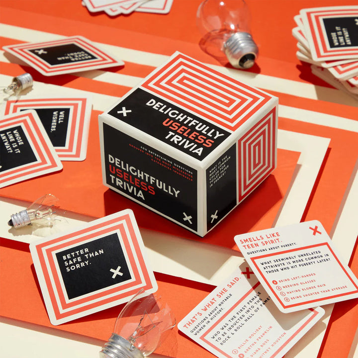 Hachette - Chronicle Books Games Delightfully Useless Trivia