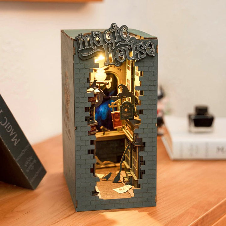 Hands Craft Arts & Crafts Magic House Bookshelf Diorama - DIY kit