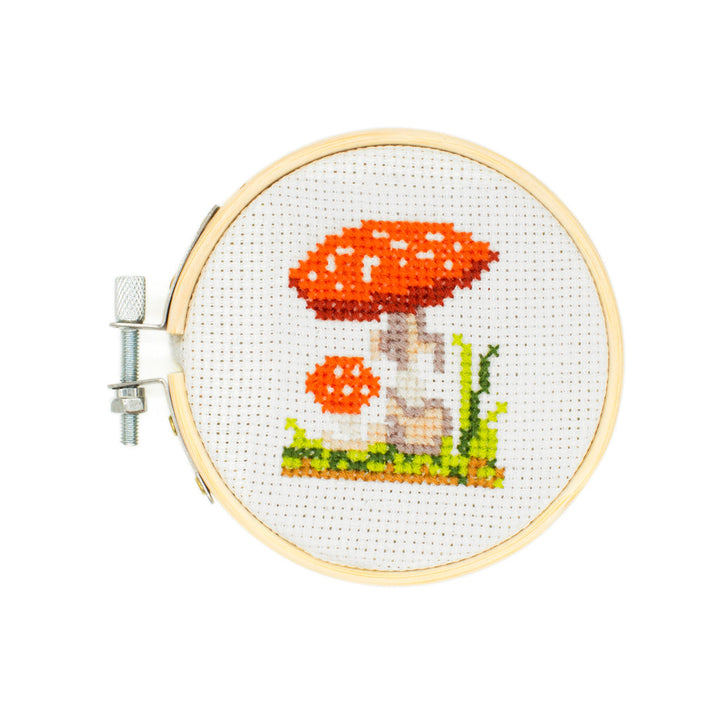 KIKKERLAND Arts & Crafts Mini Cross Stitch Kit
