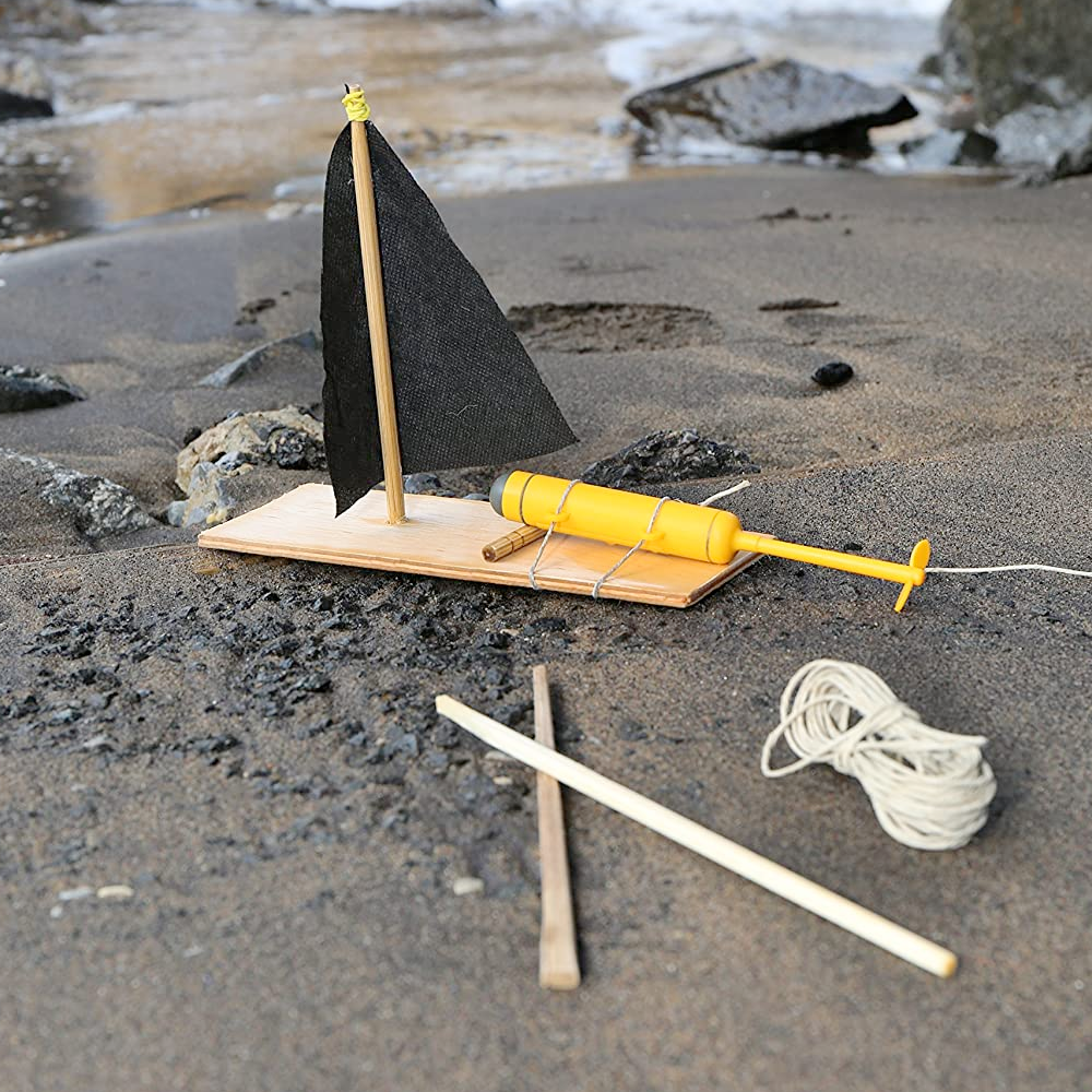 KIKKERLAND Toy Outdoor Fun Huckleberry Motor Boat DIY Kit