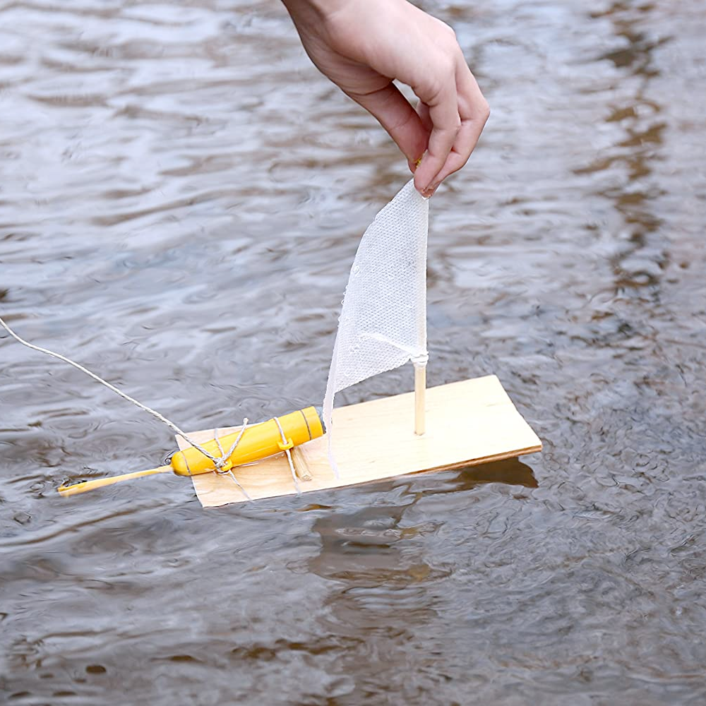 KIKKERLAND Toy Outdoor Fun Huckleberry Motor Boat DIY Kit