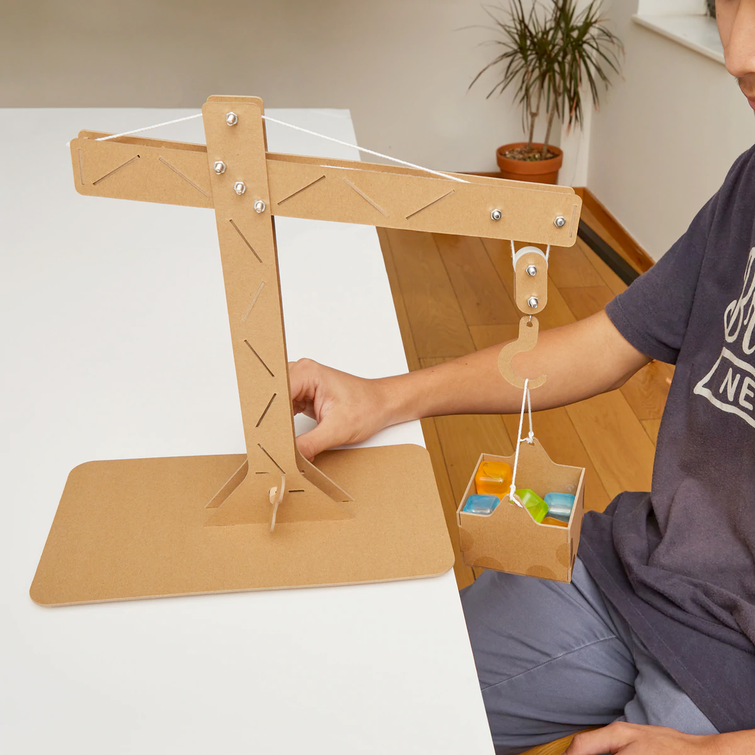KIKKERLAND Toy Science Newton's Lab - Make Your Own Pulley Crane Kit