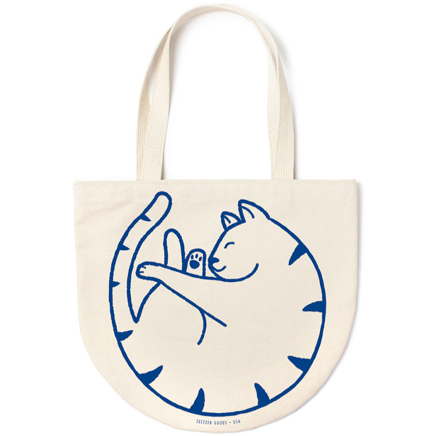 Seltzer Bags & Pouches Curled Cat Round Tote Bag