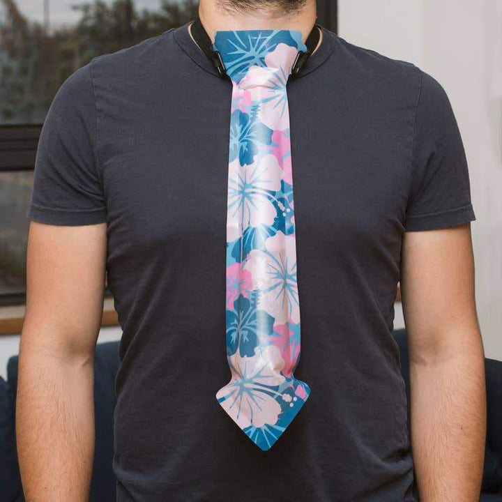 thumbsUp! Funny Novelties Beer Tie - drinking flask